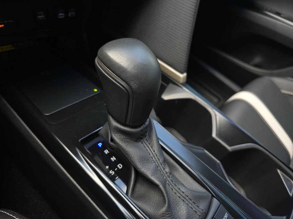 Used 2025  Toyota SE image 26