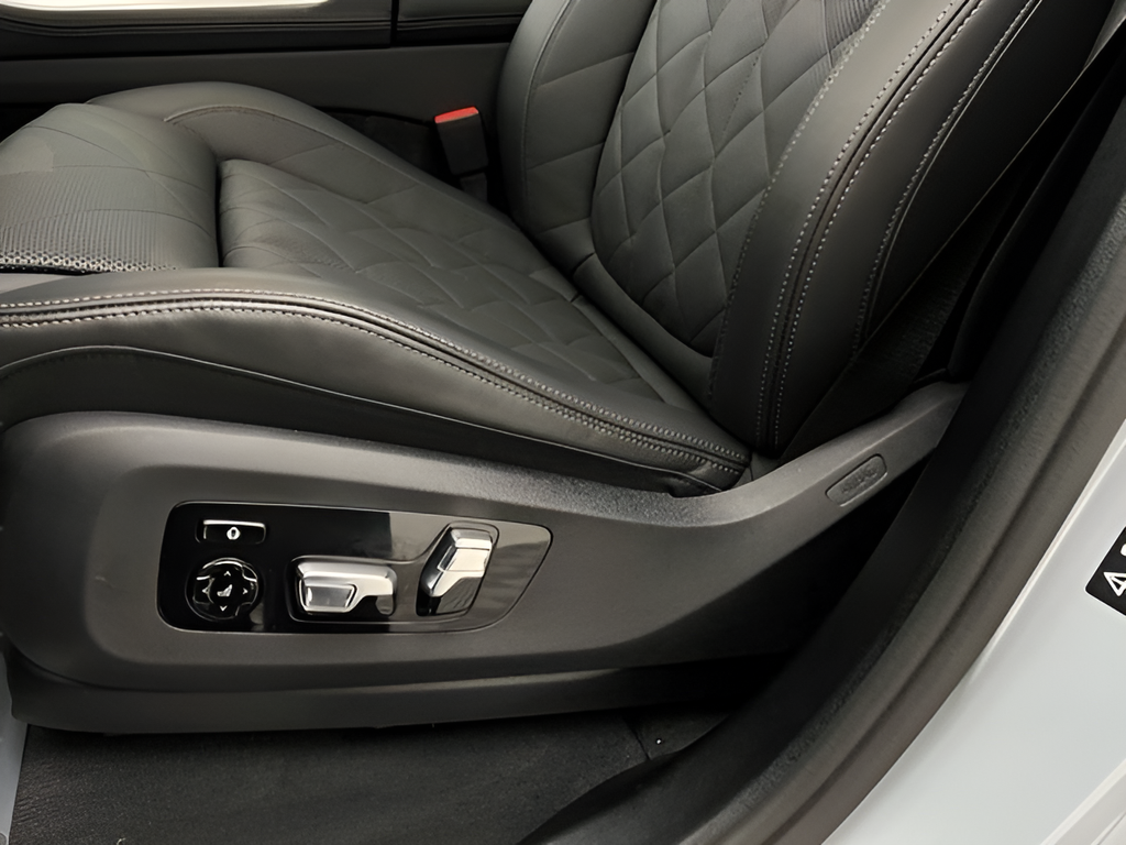 Used 2026 Gray Metallic BMW xDrive40i image 39