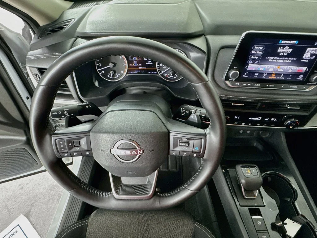 Used 2025 White Nissan SV image 11