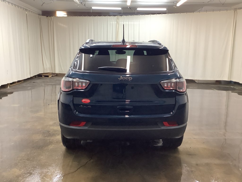 New 2026 Fathom Blue Pearl-Coat Exterior Paint Jeep Latitude image 6
