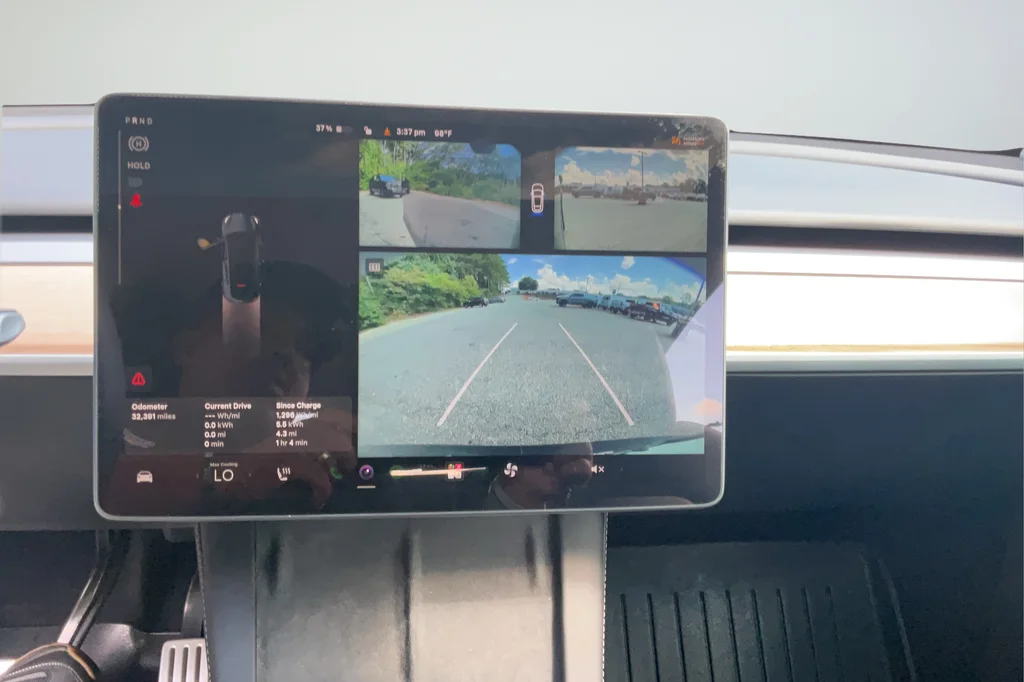 2025 Tesla Model Y Performance - Photo 19