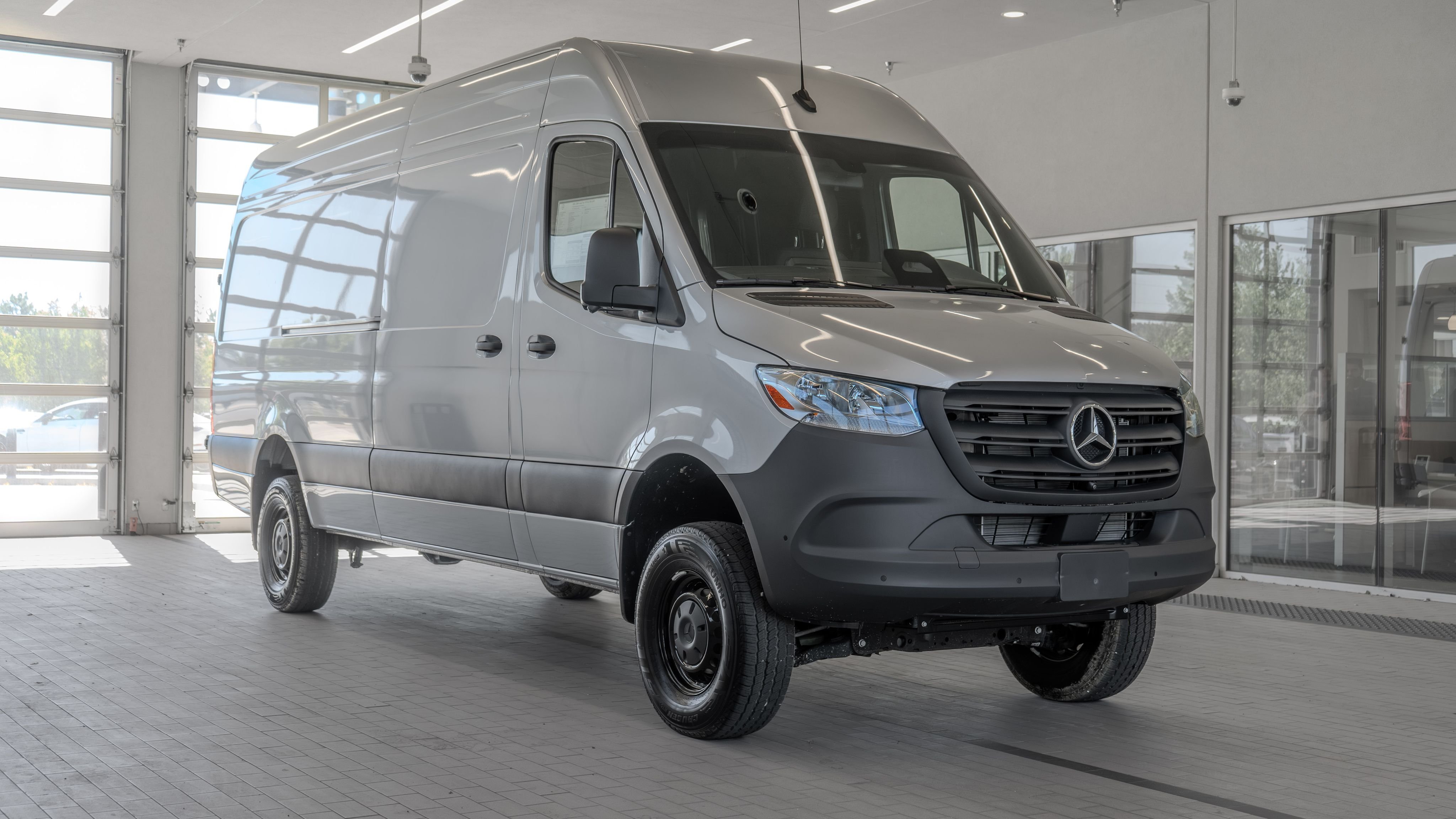 New 2025 High-tech silver metallic Mercedes-Benz Cargo 170 WB image 21