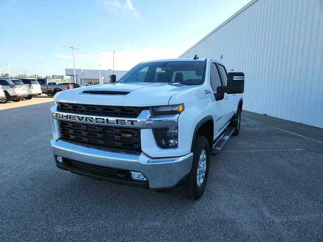 Used 2023 White Chevrolet LT image 5