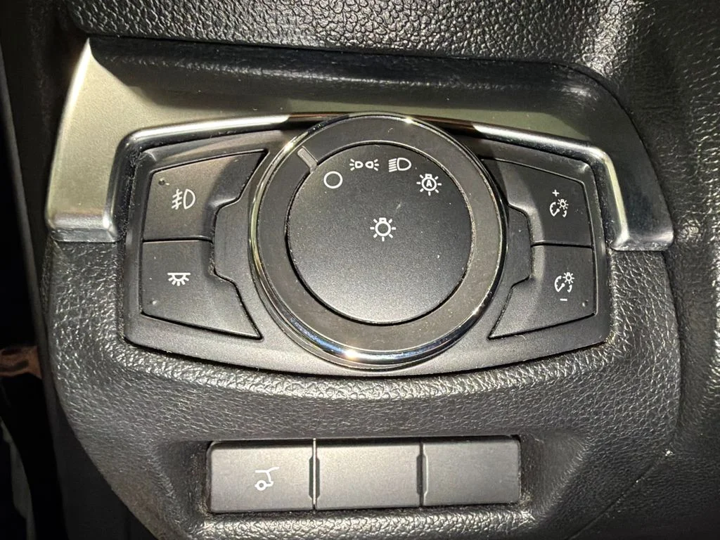 Used 2017 Shadow Black Ford Limited image 19