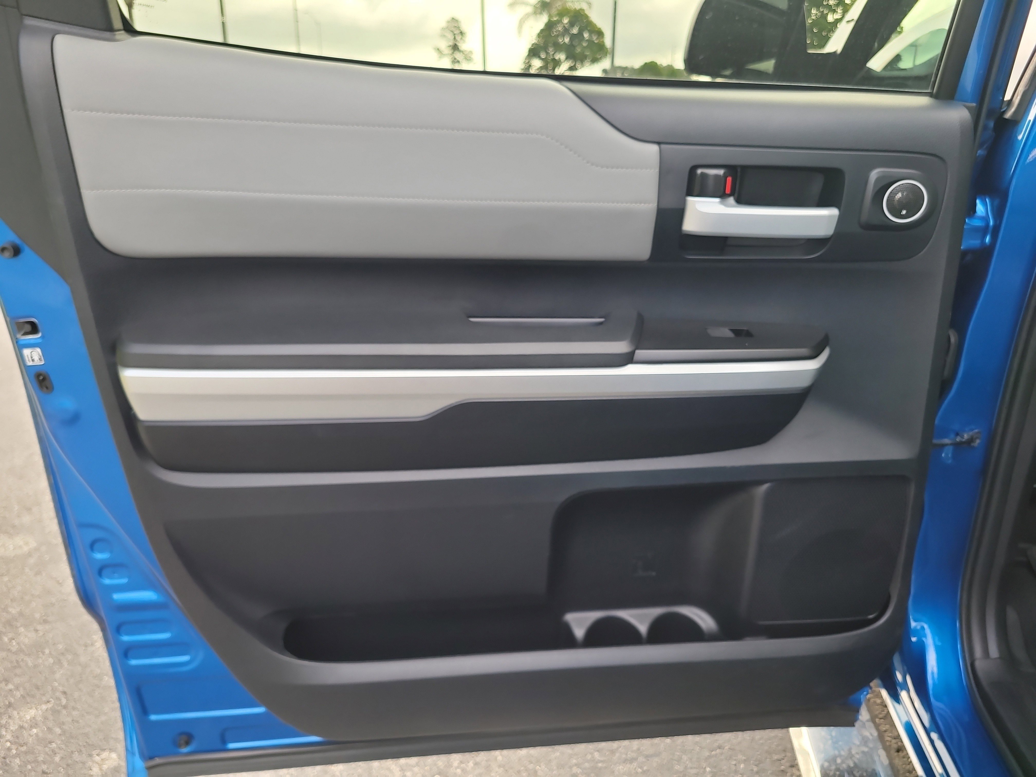Used 2016 Blazing Blue Toyota LTD image 13