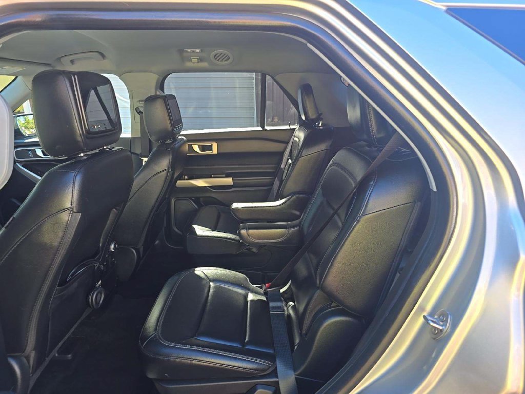 Used 2021 Silver Ford XLT image 5