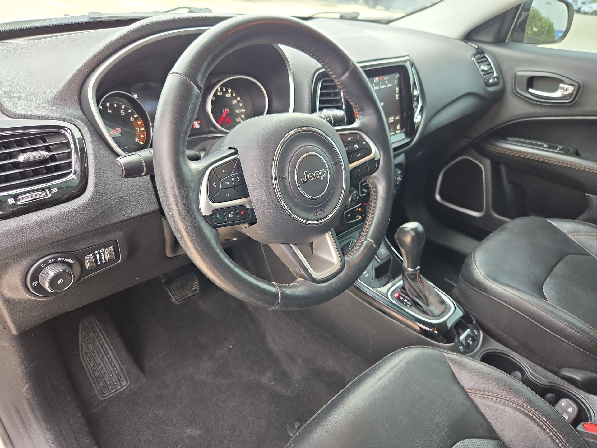 Used 2019 White Clearcoat Jeep Limited image 10