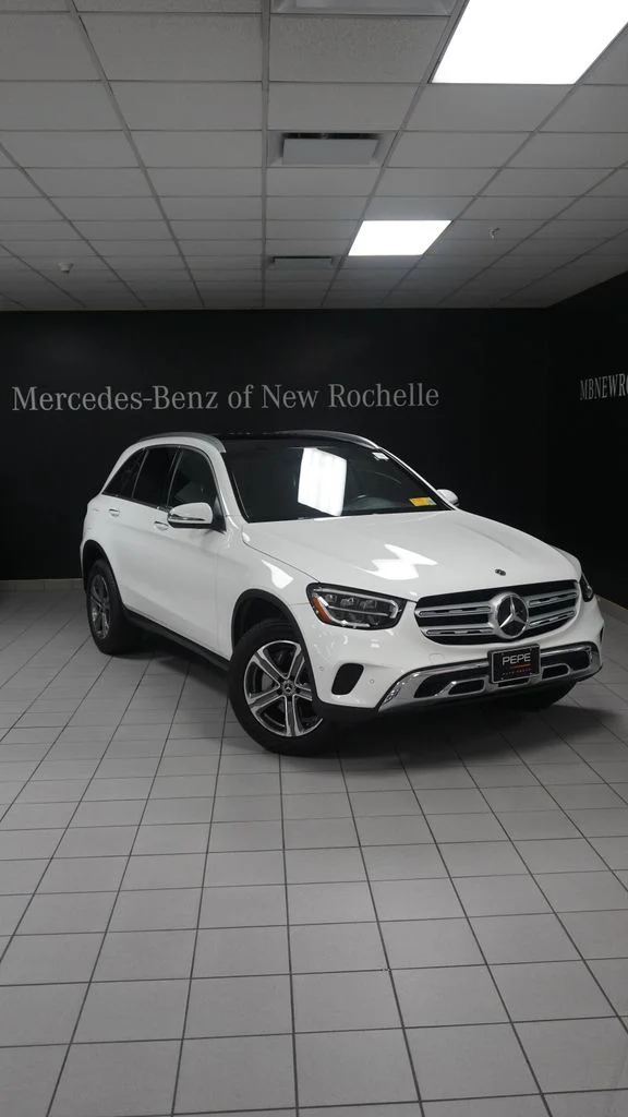 Certified Used 2022 White Mercedes-Benz GLC 300 image 1
