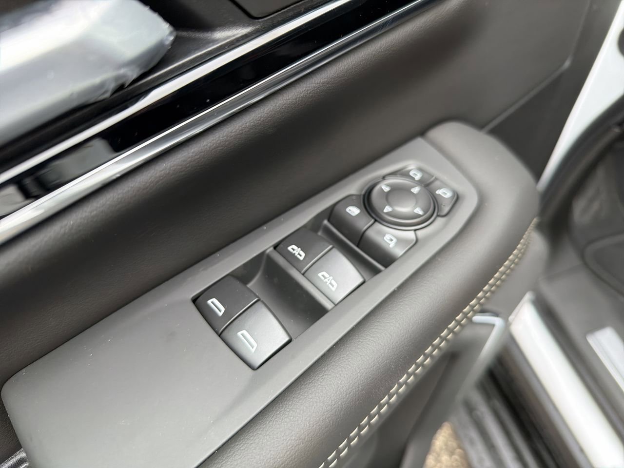 Used 2026 Summit White GMC Elevation image 19