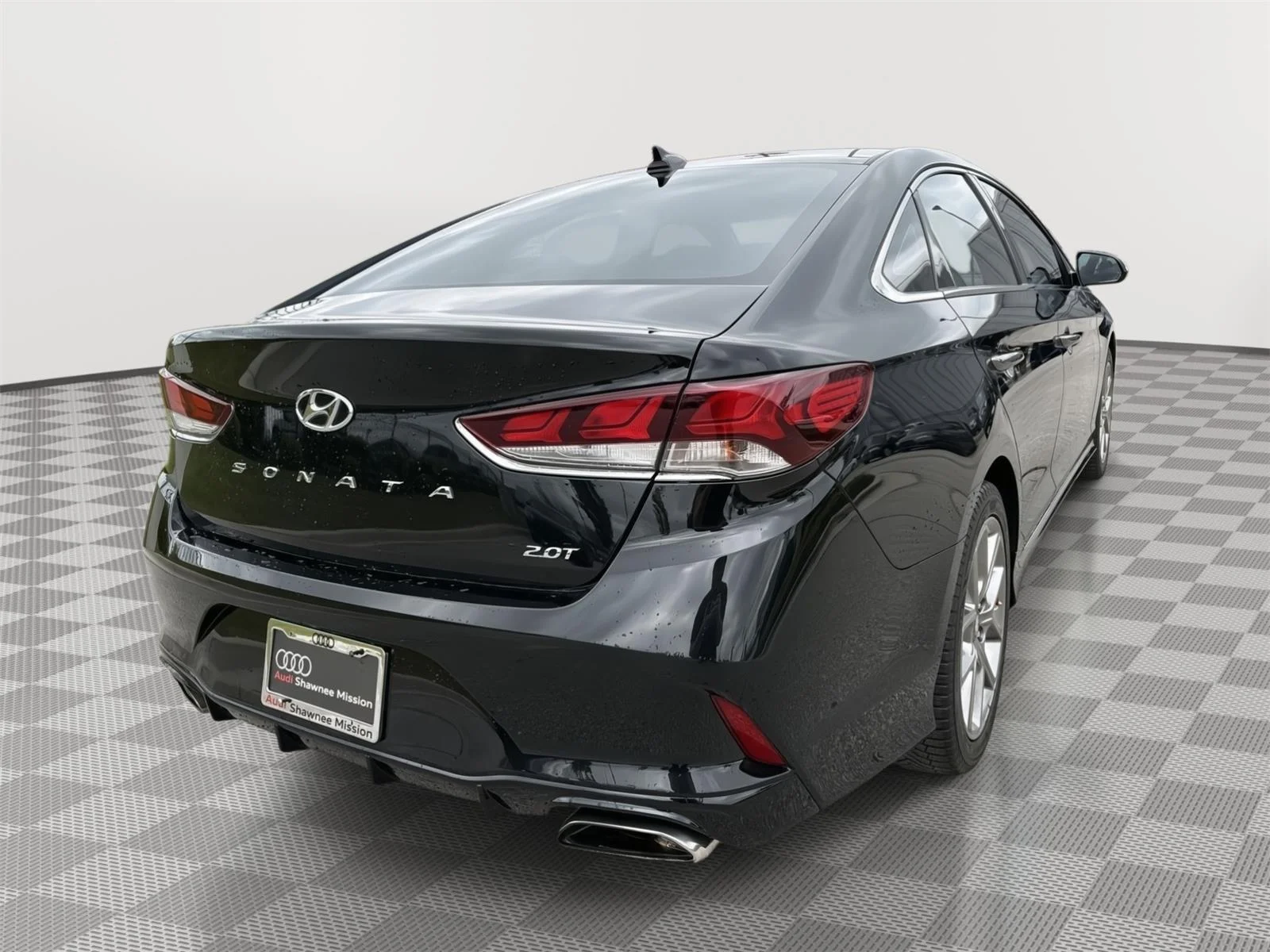 Used 2018 Phantom Black Hyundai Sport image 5