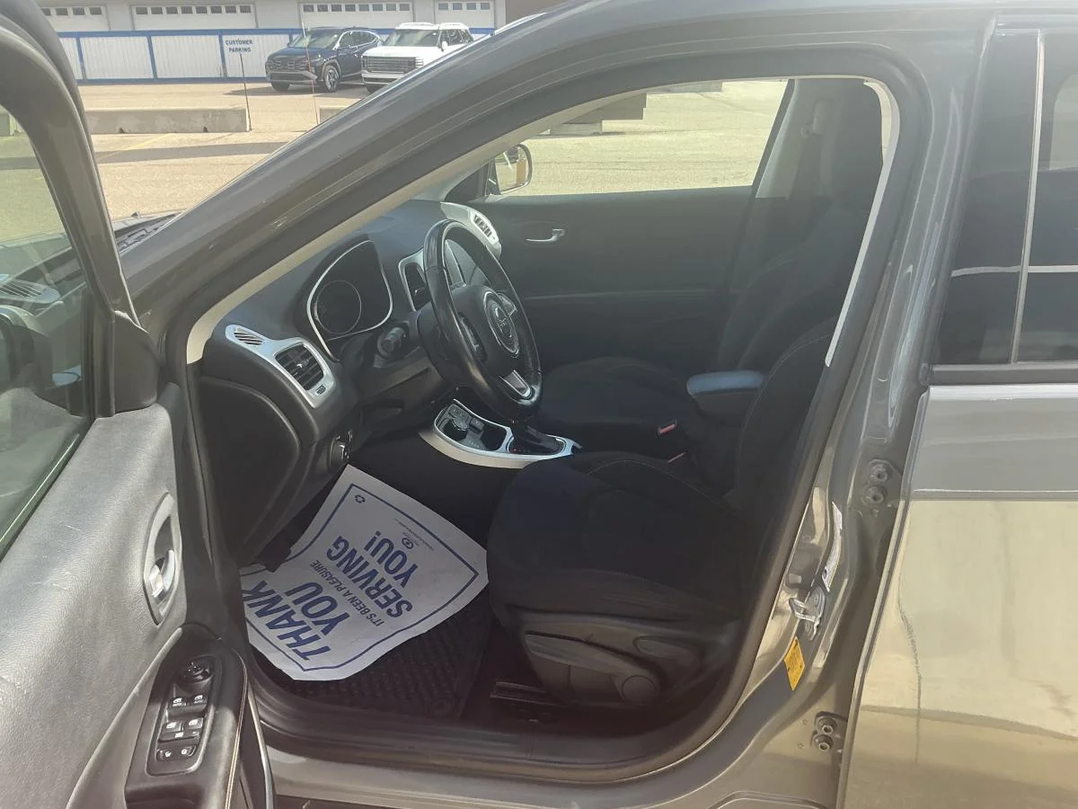 Used 2021 Grey Jeep Upland Edition image 18