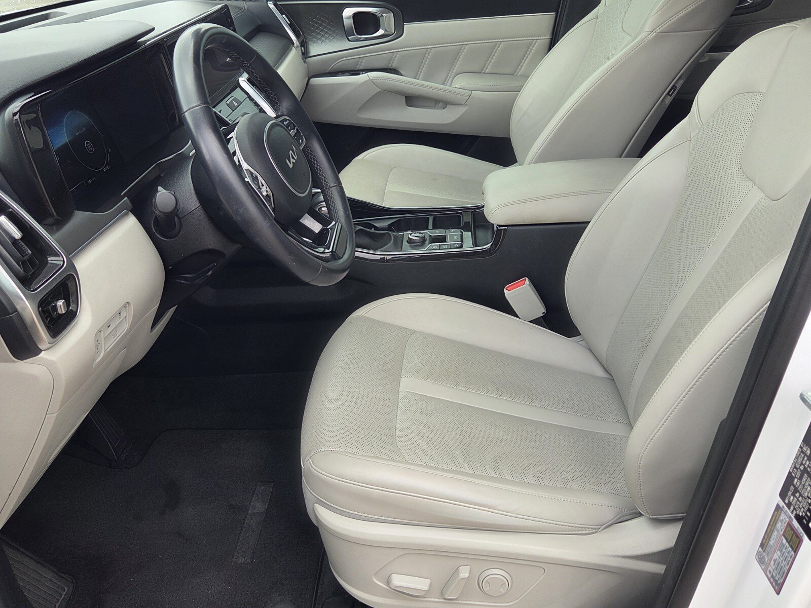 Used 2023 Glacial White Pearl Kia SX image 3