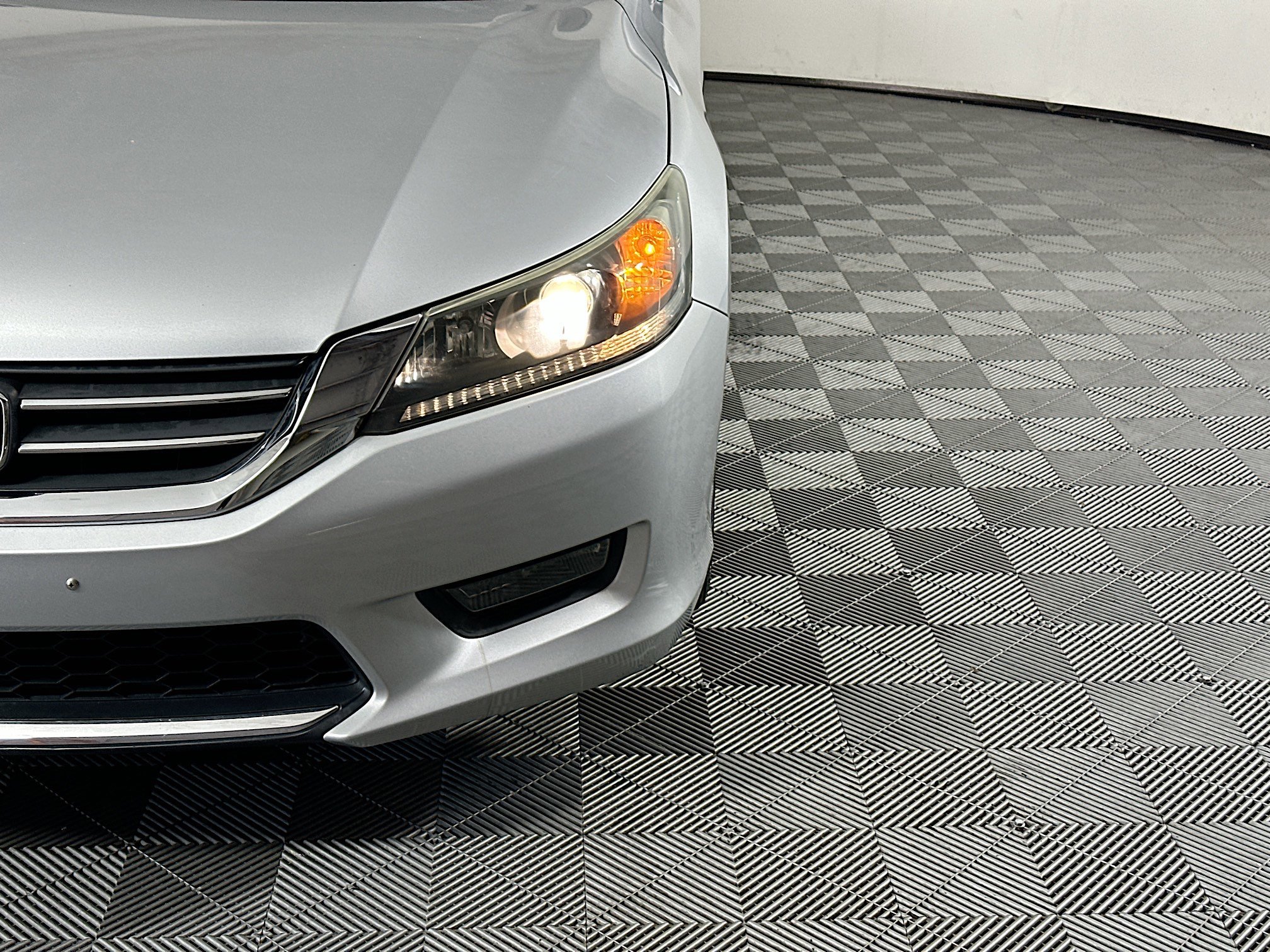 Used 2014 Silver Honda EX-L image 9