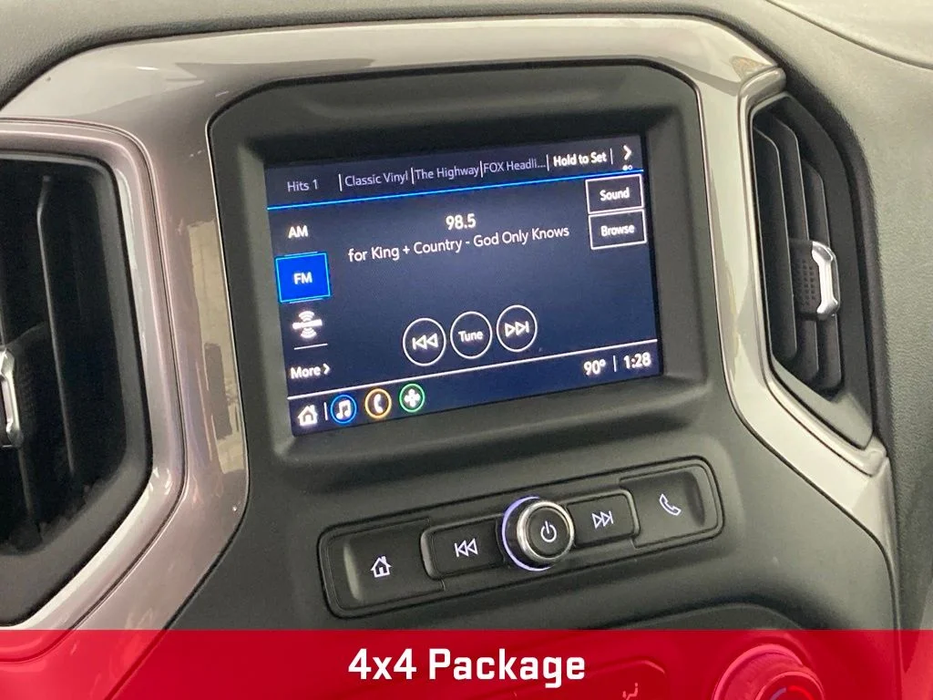 Used 2023 White Chevrolet Custom image 3