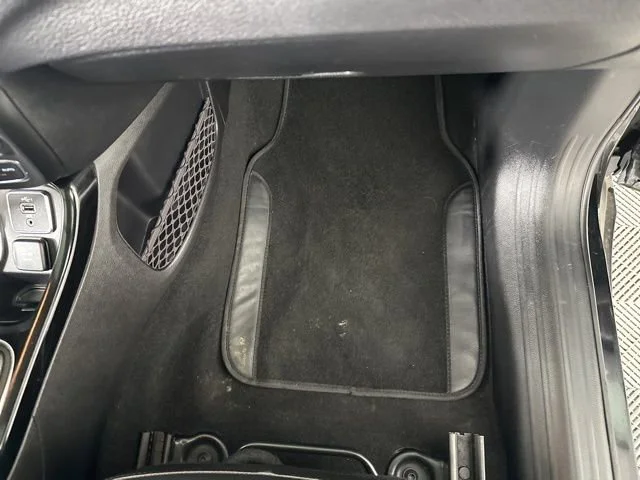 Used 2021 Black Jeep Altitude image 31