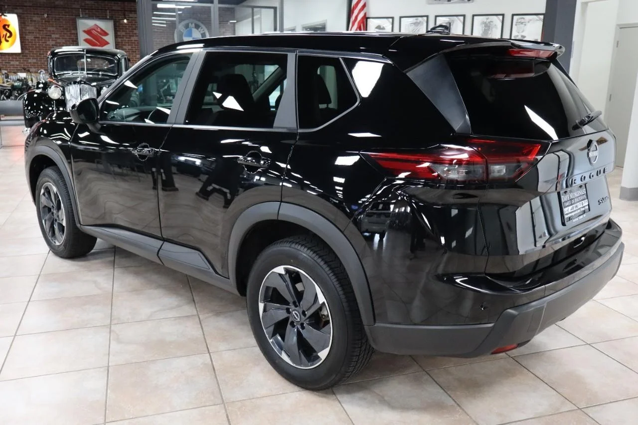 Used 2024 Super Black Nissan SV image 3