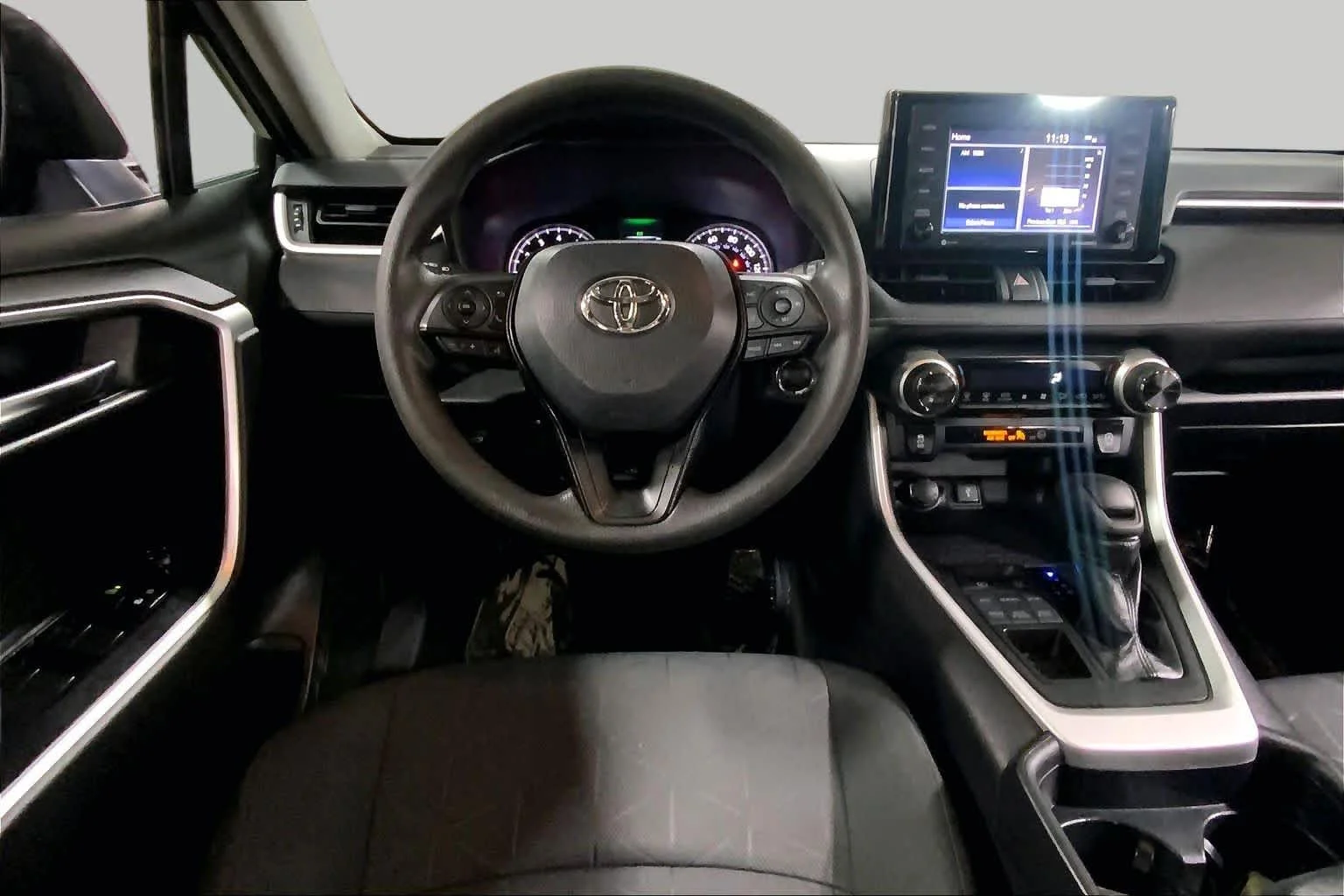 Used 2020 Magnetic Gray Metallic Toyota XLE image 6