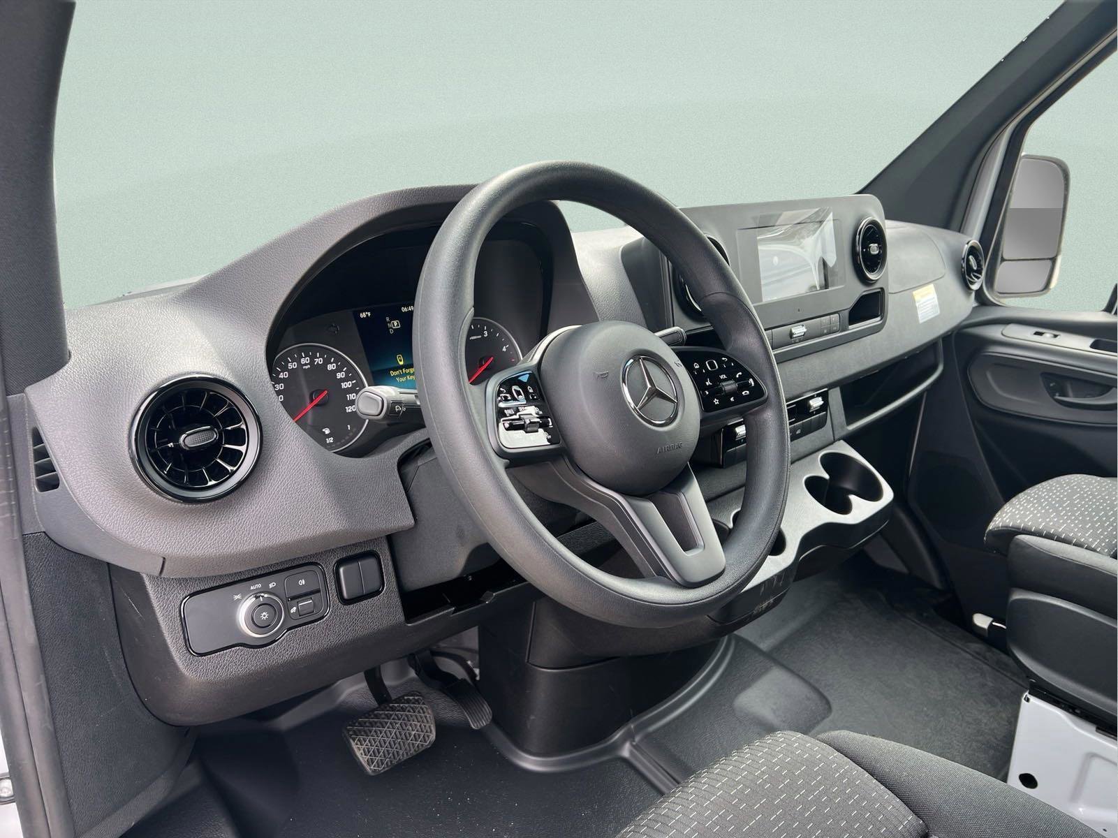 Used 2024 Arctic White Mercedes-Benz  image 22