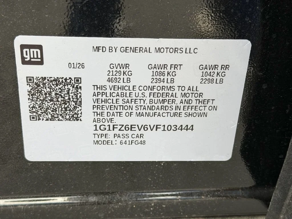 2027 Chevrolet Bolt RS - Photo 10