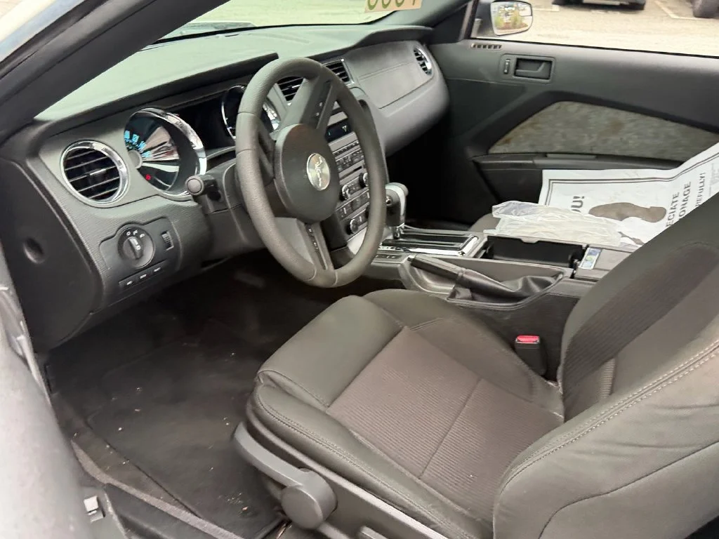 Used 2011 White Ford V6 image 10