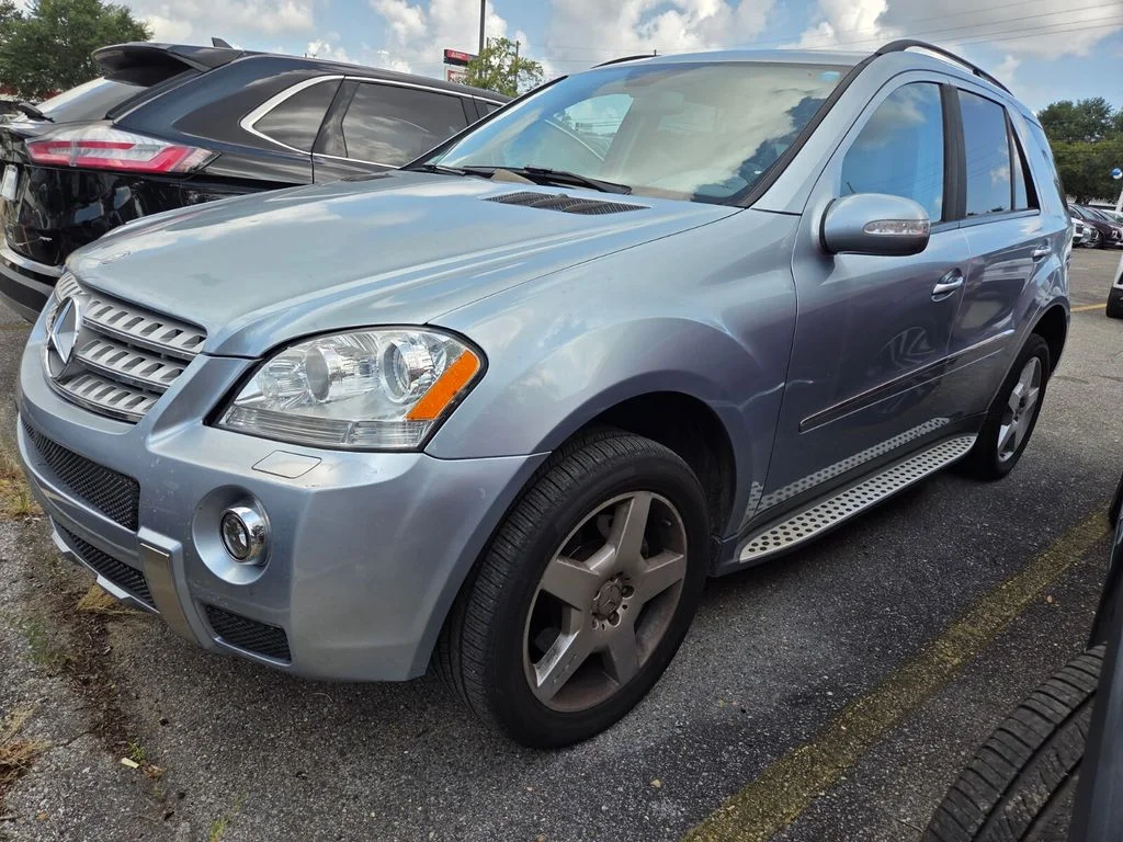 Used 2008 Blue Mercedes-Benz ML 550 image 5