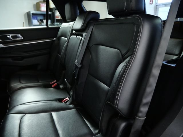 Used 2016 Red Ford Limited image 13