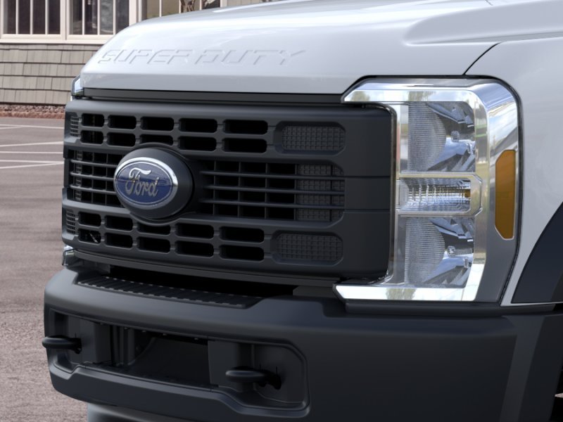 New 2026 Oxford White Ford F-550® XL image 17