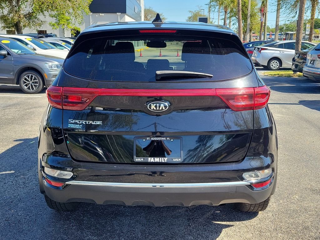 Used 2022 Red Kia LX image 5