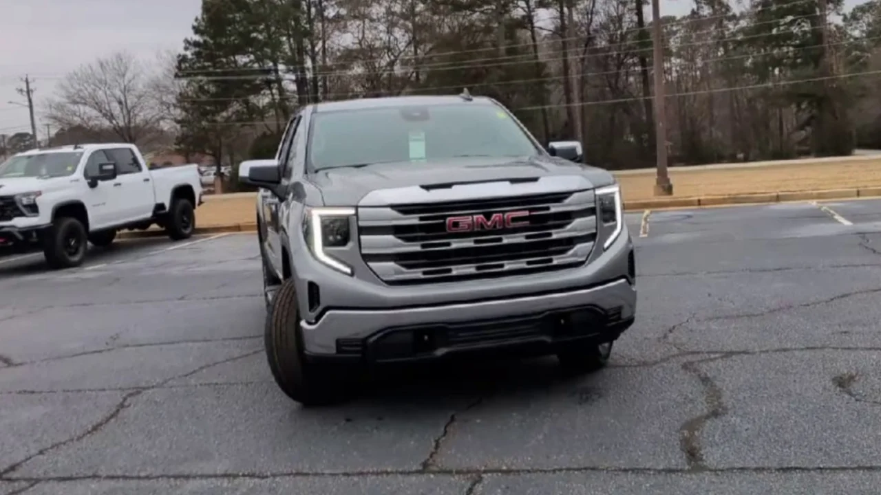 New 2026 Sterling Metallic GMC SLE image 3