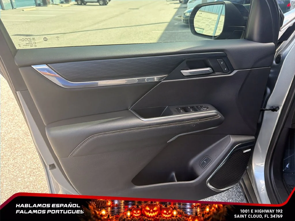 Certified Used 2025 Sterling Metallic GMC Elevation image 12