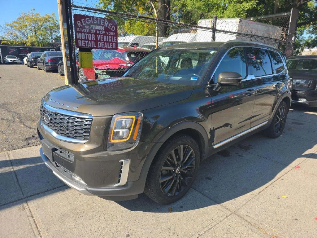 Used 2020 Dark Moss Kia SX image 2