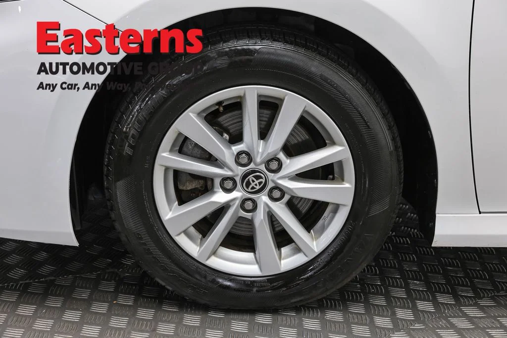 Used 2025 White Toyota LE image 32