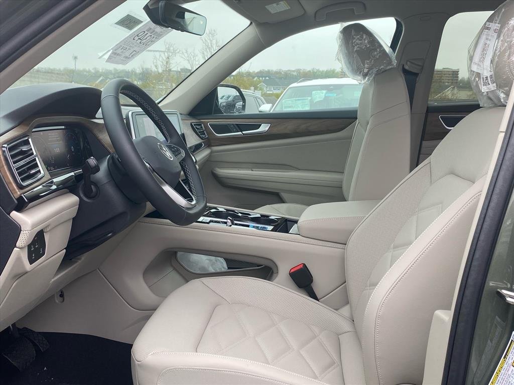 New 2026 Green Volkswagen 2.0T SE w/Technology image 7