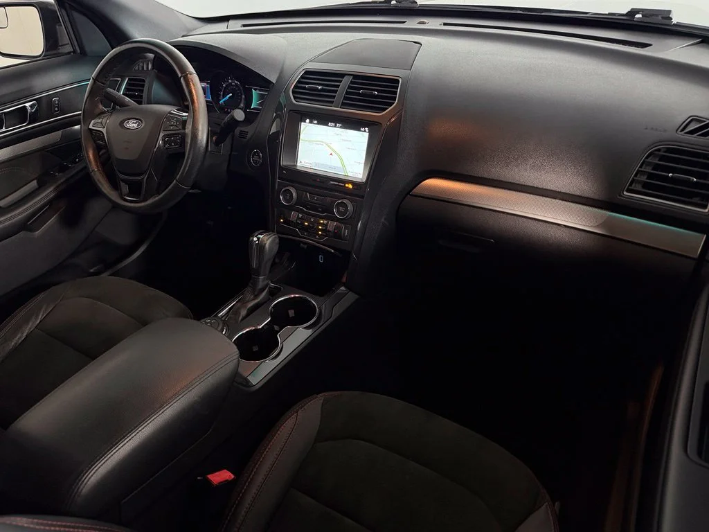 Used 2018 Gray Ford XLT image 12
