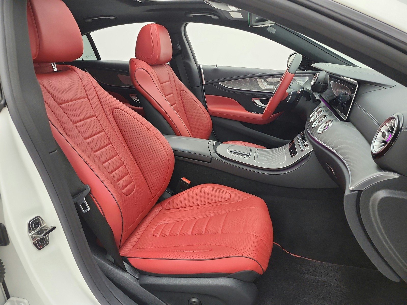 Used 2022 designo Manufaktur Cashmere White Magno Mercedes-Benz CLS 450 4MATIC® Coupe image 20