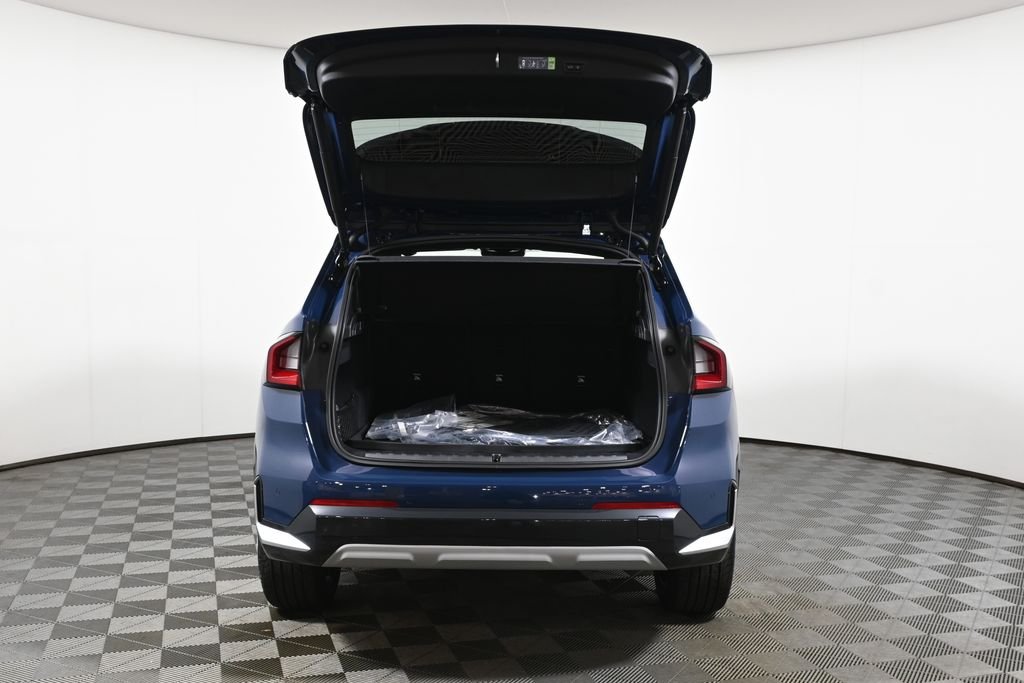 New 2027 Night Dusk Blue Metallic BMW xDrive28i image 32