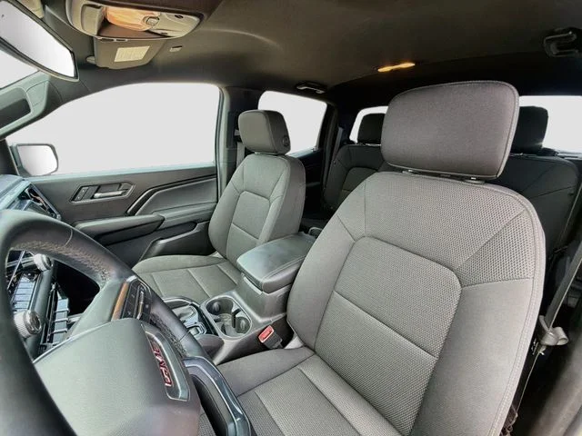 Used 2025 Onyx Black GMC Elevation image 21
