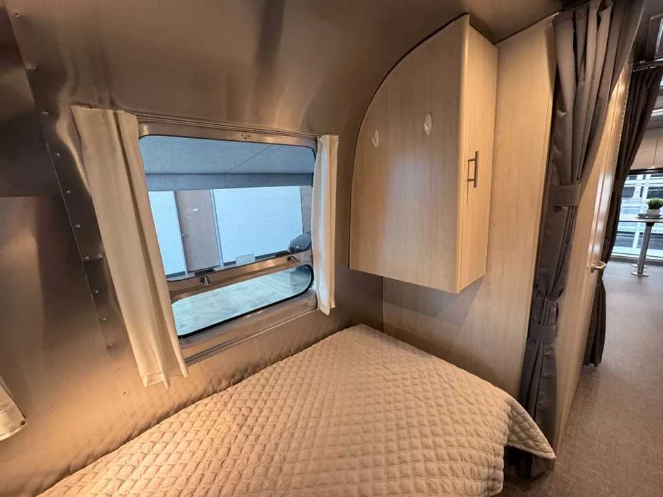 Used 2025 SILVER AIRSTREAM  image 30