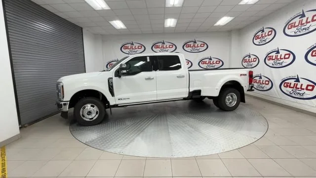 New 2026 Star White Metallic Tri-Coat Ford King Ranch image 8