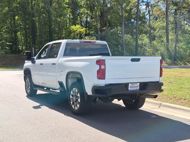 Used 2023 White Chevrolet Custom image 11