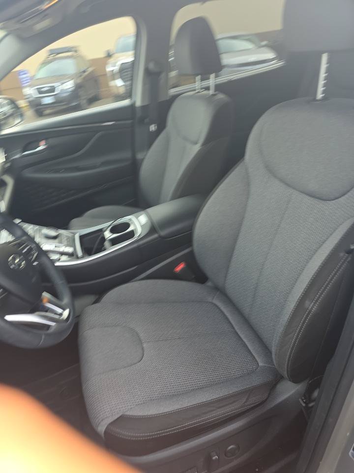 Used 2023 Silver Hyundai SEL Convenience image 6
