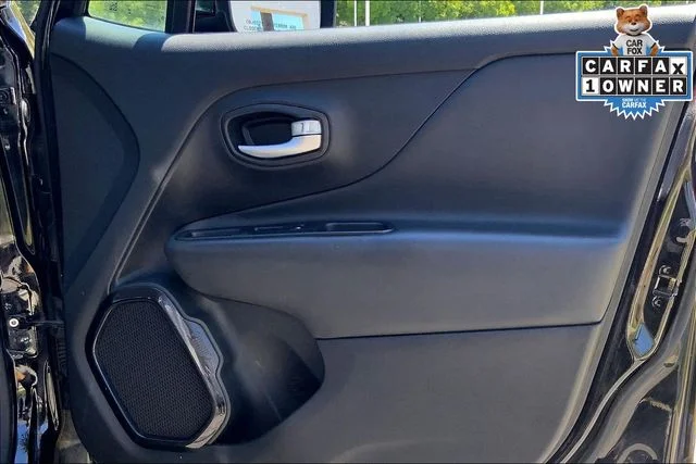 Used 2018 Black Jeep Latitude image 22