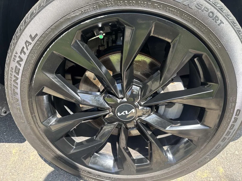 Used 2022 Gray Kia SX image 9