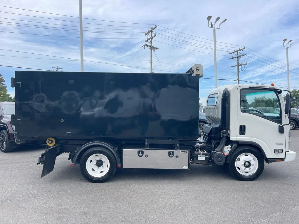 Used 2024 Arc White Chevrolet 1WT image 1