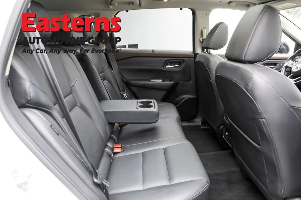 Used 2023 White Nissan SL image 26