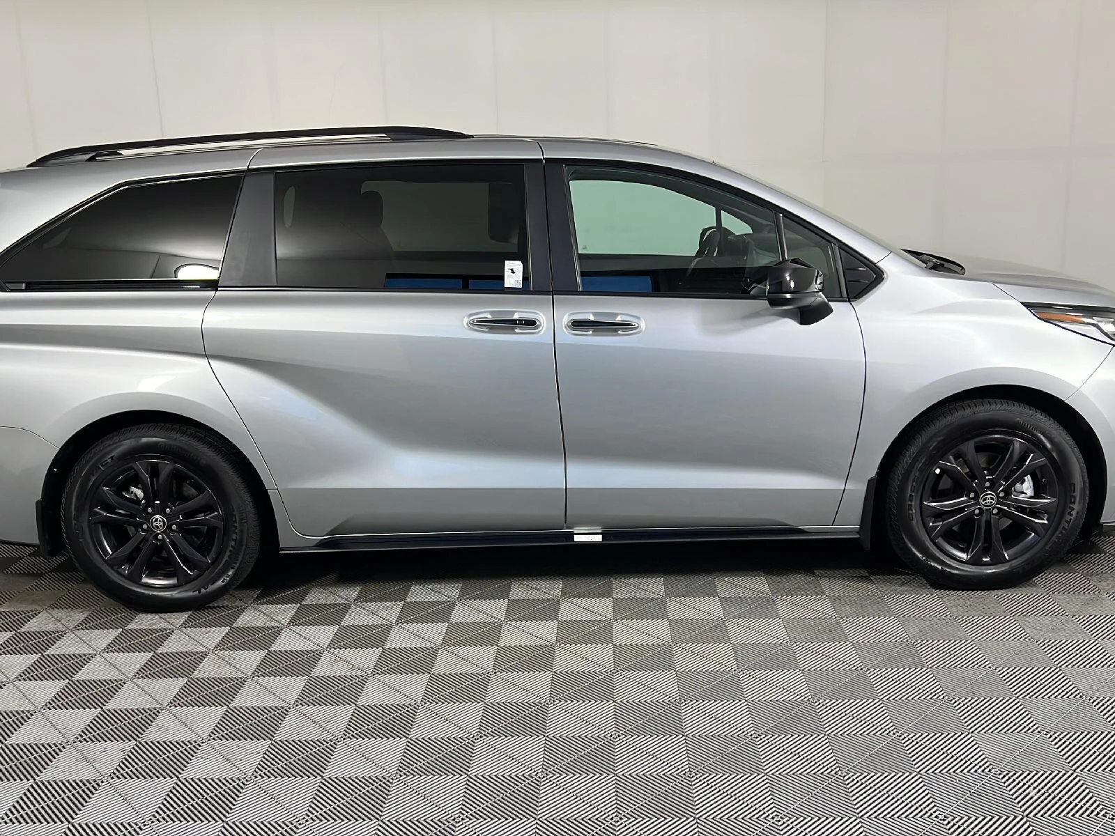 Used 2025 Celestial Silver Metallic Toyota XSE 7-Passenger image 48