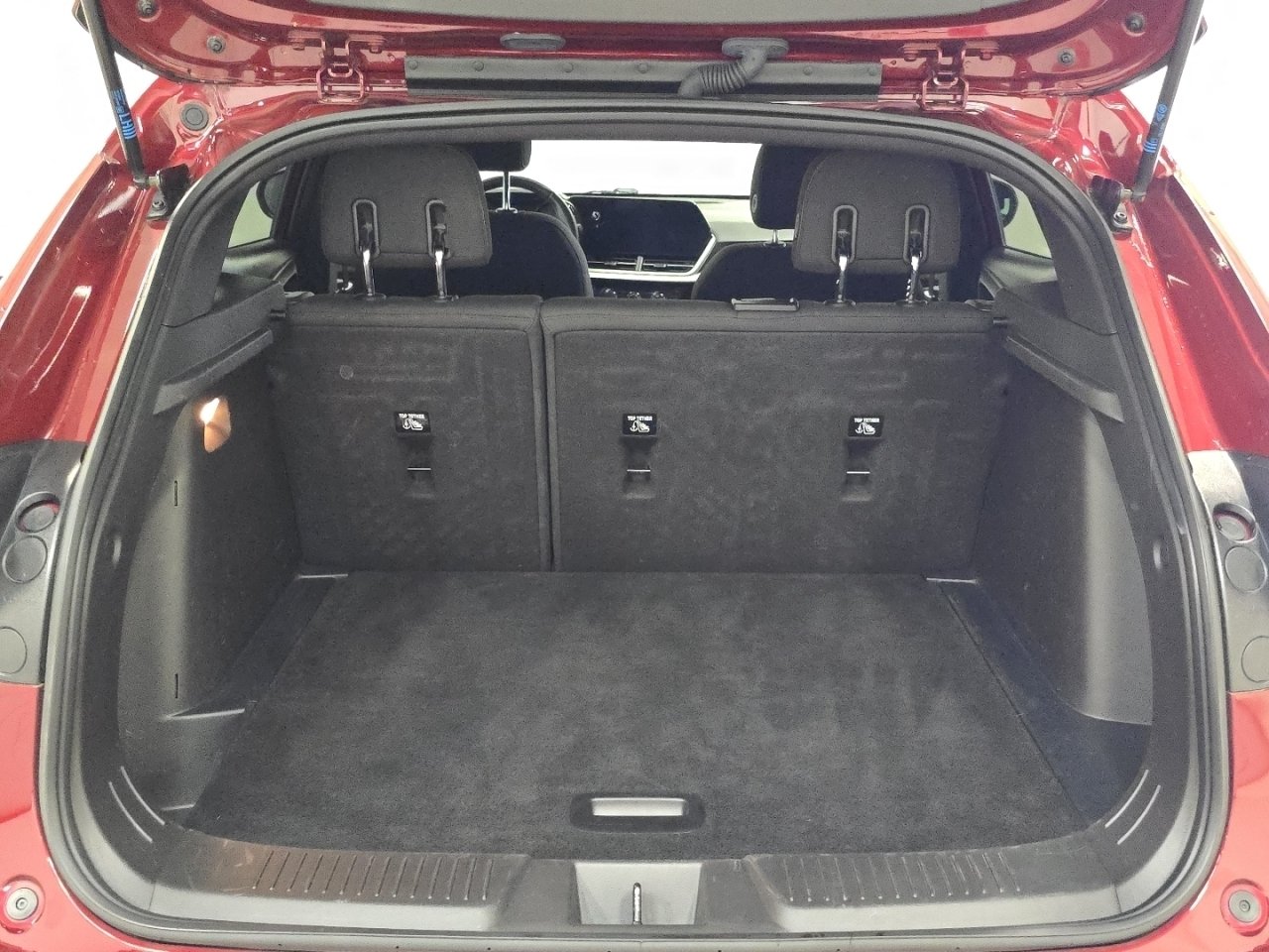 Used 2024 Red Chevrolet 1RS image 18