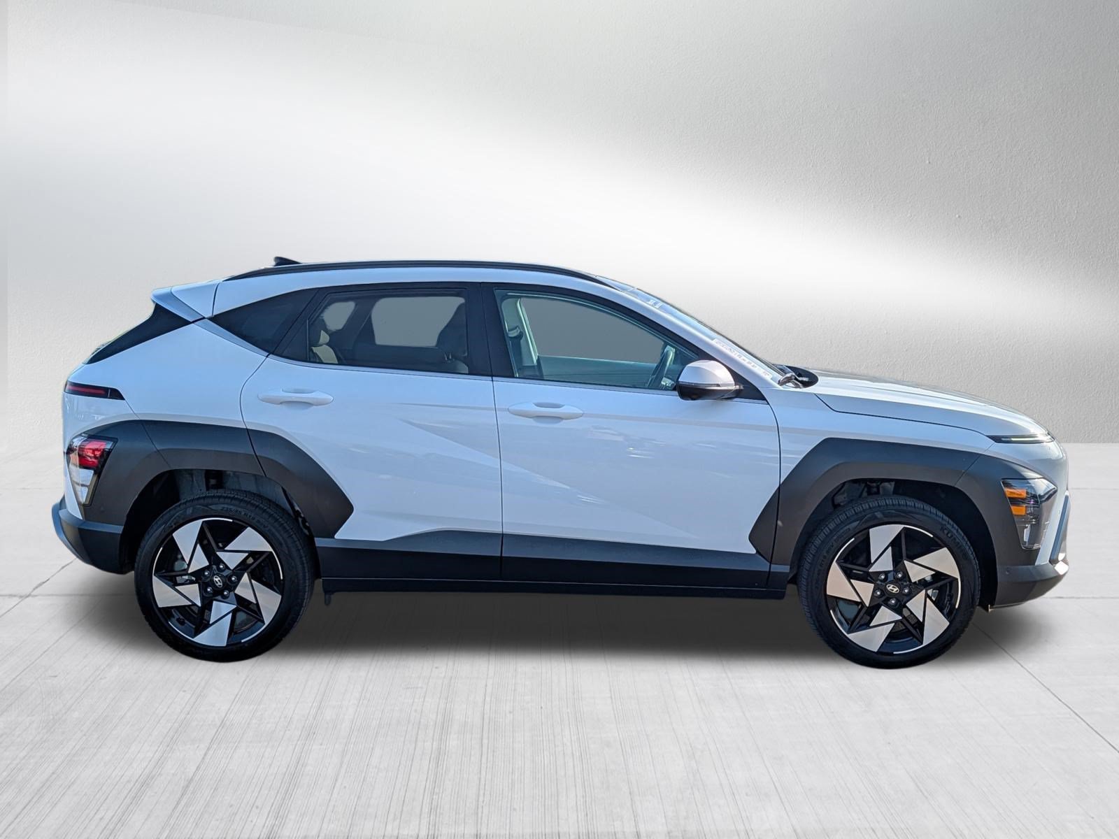 2026 Hyundai Kona Limited - Photo 8