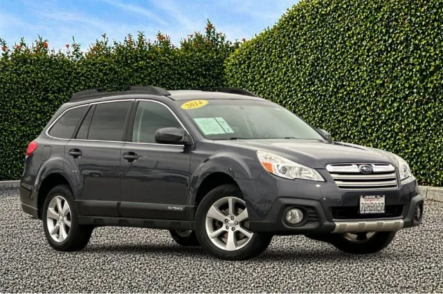 Used 2014 Gray Subaru 2.5i image 1