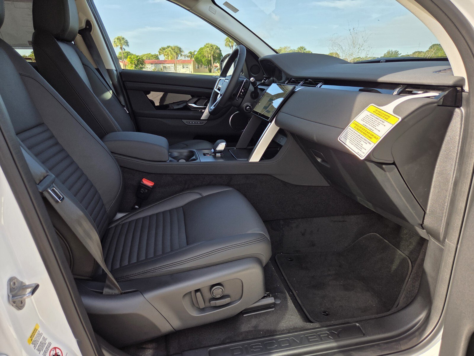 Used 2025 Fuji White Land Rover P250 S image 3